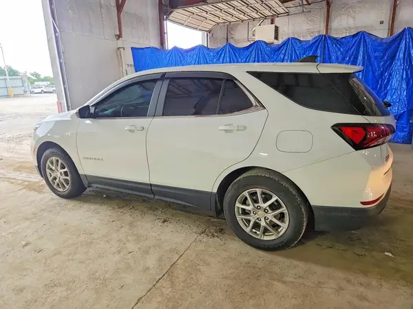 3GNAXKEV1NL183796 2022 CHEVROLET EQUINOX - Image 2