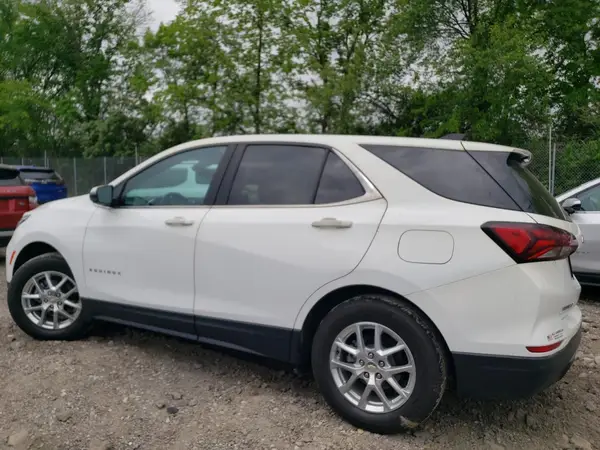 3GNAXKEV1NL233726 2022 CHEVROLET EQUINOX - Image 2