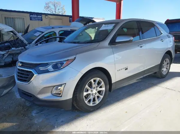 3GNAXKEV2KS676825 2019 CHEVROLET EQUINOX - Image 2
