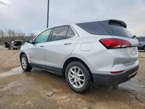3GNAXKEV2NL120500 2022 CHEVROLET EQUINOX - Image 2