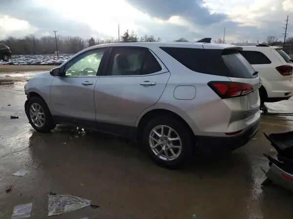3GNAXKEV2NL135756 2022 CHEVROLET EQUINOX - Image 2