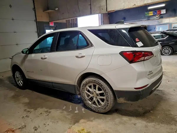 3GNAXKEV2NS205620 2022 CHEVROLET EQUINOX - Image 2