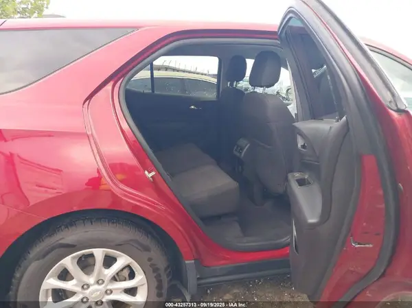 3GNAXKEV3KS504318 2019 CHEVROLET EQUINOX - Image 8