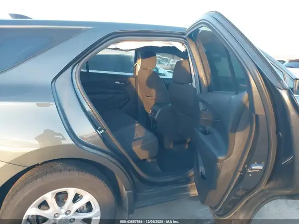 3GNAXKEV3KS679409 2019 CHEVROLET EQUINOX - Image 8