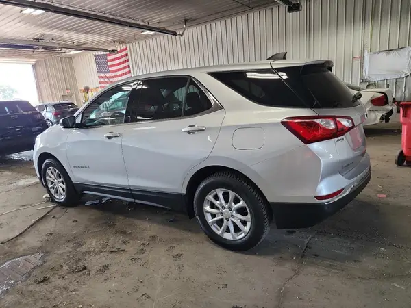 3GNAXKEV3LS545078 2020 CHEVROLET EQUINOX - Image 2