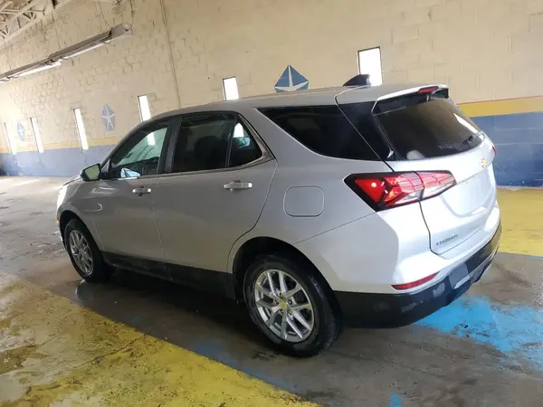 3GNAXKEV3NL135765 2022 CHEVROLET EQUINOX - Image 2