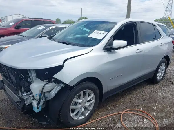 3GNAXKEV3NL135782 2022 CHEVROLET EQUINOX - Image 2