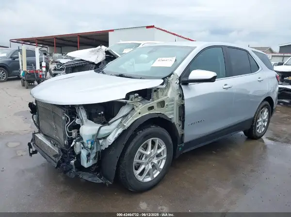 3GNAXKEV3NL263827 2022 CHEVROLET EQUINOX - Image 2
