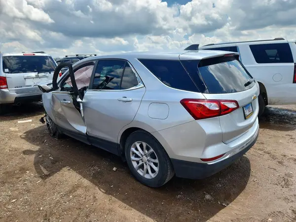 3GNAXKEV4MS132815 2021 CHEVROLET EQUINOX - Image 2