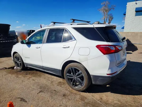 3GNAXKEV4MS180945 2021 CHEVROLET EQUINOX - Image 2