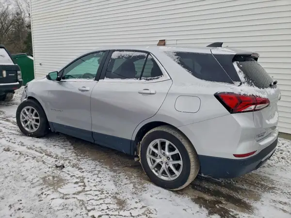 3GNAXKEV4NL243568 2022 CHEVROLET EQUINOX - Image 2