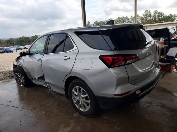 3GNAXKEV4NL270186 2022 CHEVROLET EQUINOX - Image 2