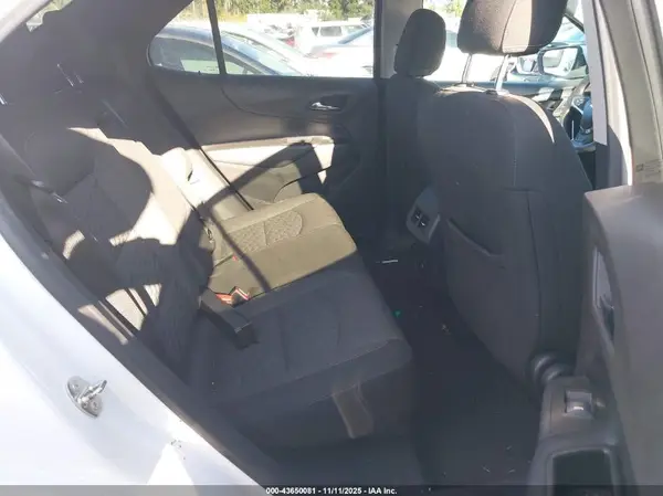 3GNAXKEV5KS519645 2019 CHEVROLET EQUINOX - Image 8