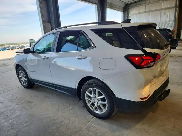 3GNAXKEV5NL135556 2022 CHEVROLET EQUINOX - Image 2