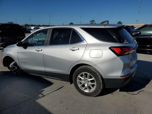 3GNAXKEV5NL160067 2022 CHEVROLET EQUINOX - Image 2