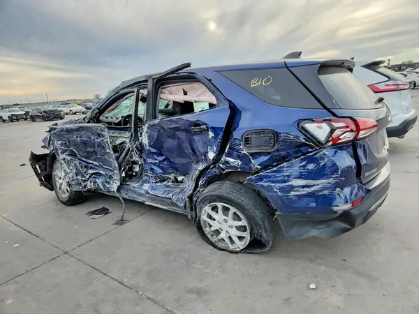 3GNAXKEV5NL248018 2022 CHEVROLET EQUINOX - Image 2