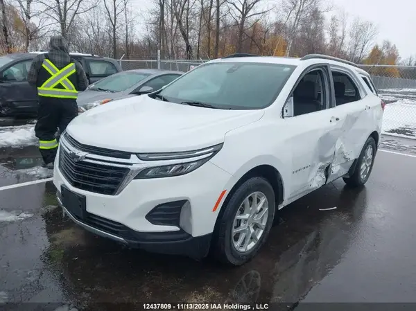 3GNAXKEV5NL281388 2022 CHEVROLET EQUINOX - Image 2