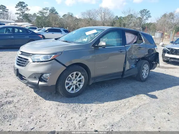 3GNAXKEV6KS527320 2019 CHEVROLET EQUINOX - Image 2