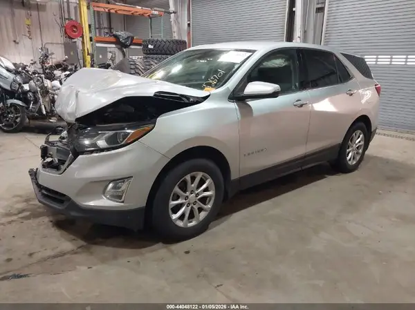 3GNAXKEV6KS560592 2019 CHEVROLET EQUINOX - Image 2