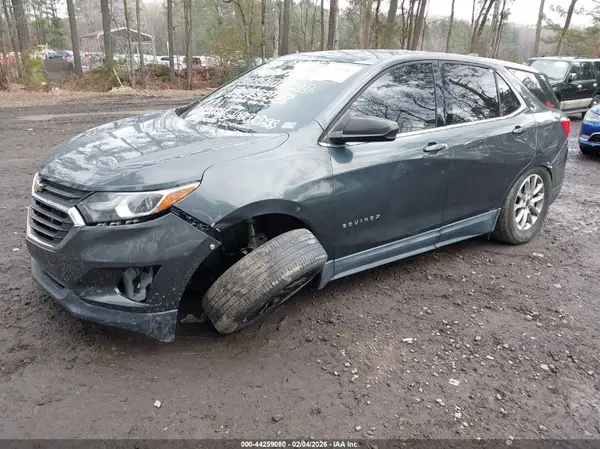 3GNAXKEV6KS586299 2019 CHEVROLET EQUINOX - Image 2