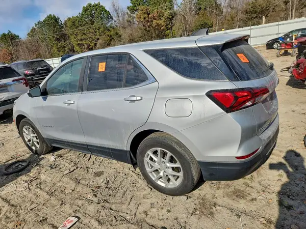 3GNAXKEV6NL135758 2022 CHEVROLET EQUINOX - Image 2