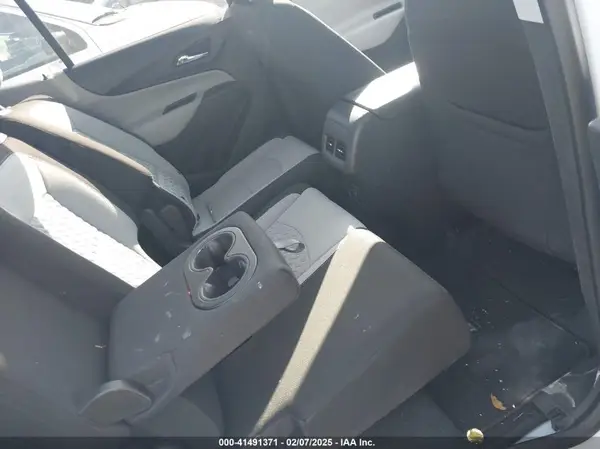3GNAXKEV6NL224083 2022 CHEVROLET EQUINOX - Image 8