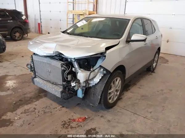 3GNAXKEV6NL230966 2022 CHEVROLET EQUINOX - Image 2