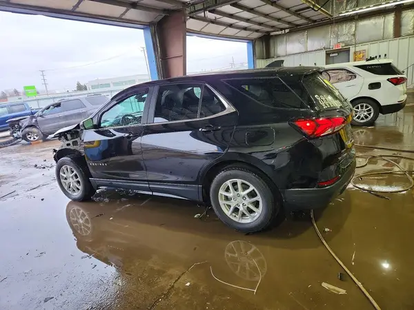 3GNAXKEV6NL303432 2022 CHEVROLET EQUINOX - Image 2