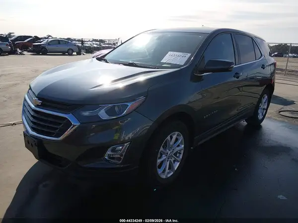 3GNAXKEV7KL300597 2019 CHEVROLET EQUINOX - Image 2