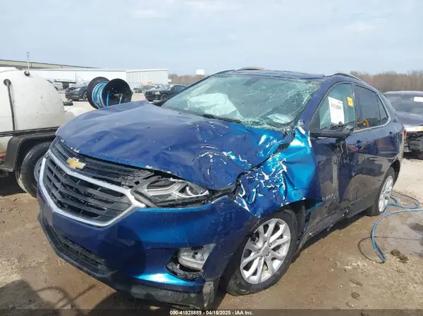 3GNAXKEV7KL362369 2019 CHEVROLET EQUINOX - Image 2