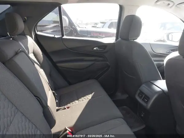 3GNAXKEV7KS663049 2019 CHEVROLET EQUINOX - Image 8