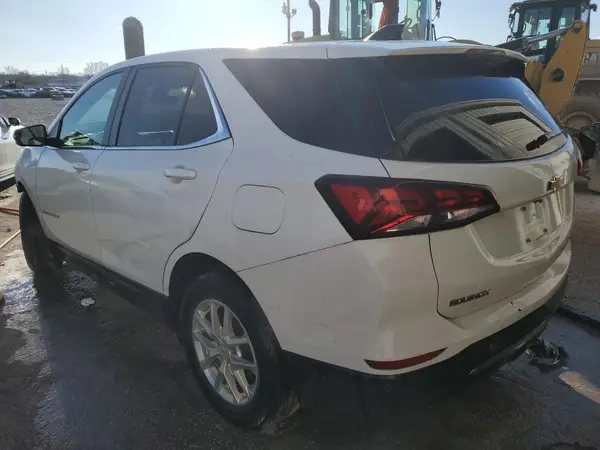 3GNAXKEV7NL261272 2022 CHEVROLET EQUINOX - Image 2