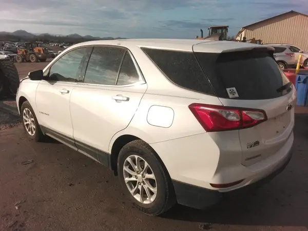 3GNAXKEV8LS580375 2020 CHEVROLET EQUINOX - Image 2
