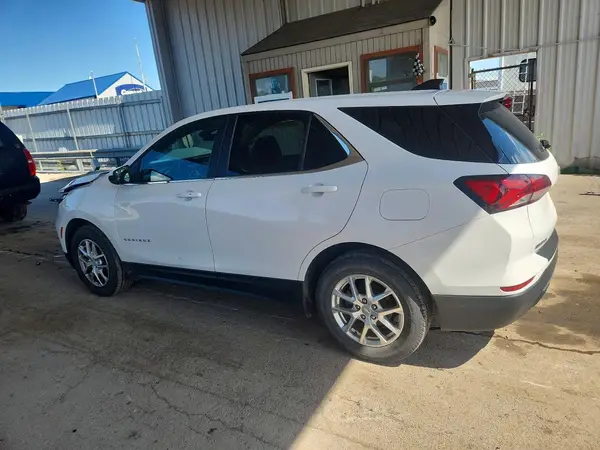 3GNAXKEV8NL109811 2022 CHEVROLET EQUINOX - Image 2