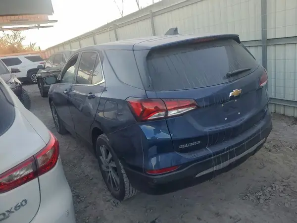 3GNAXKEV8NL262561 2022 CHEVROLET EQUINOX - Image 2