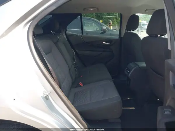 3GNAXKEV9KS504114 2019 CHEVROLET EQUINOX - Image 8