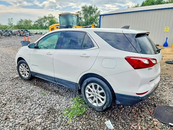 3GNAXKEV9LS608958 2020 CHEVROLET EQUINOX - Image 2