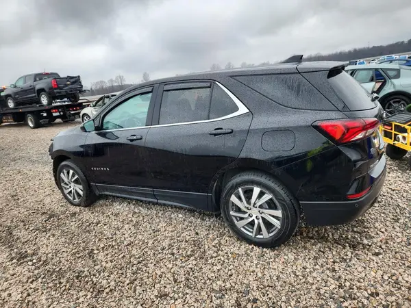 3GNAXKEV9NL242545 2022 CHEVROLET EQUINOX - Image 2