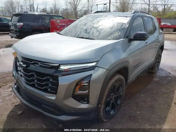 3GNAXPEG0SL113667 2025 CHEVROLET EQUINOX - Image 2