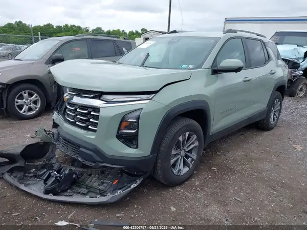 3GNAXPEG0SL114558 2025 CHEVROLET EQUINOX - Image 2