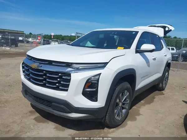 3GNAXPEG0SL149875 2025 CHEVROLET EQUINOX - Image 2