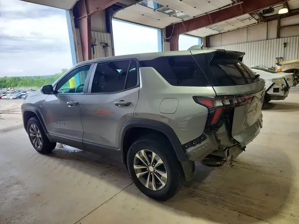 3GNAXPEG0TL105182 2026 CHEVROLET EQUINOX - Image 2