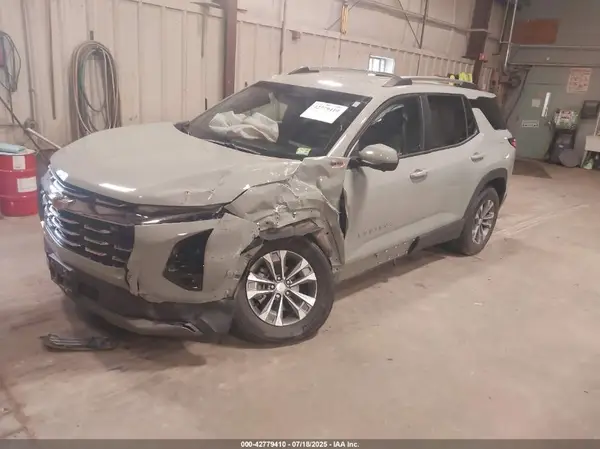 3GNAXPEG1SL136813 2025 CHEVROLET EQUINOX - Image 2