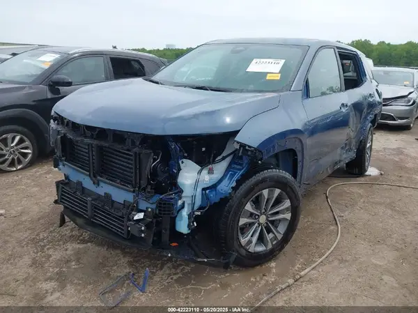 3GNAXPEG1SL294231 2025 CHEVROLET EQUINOX - Image 2