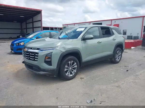3GNAXPEG1SL331035 2025 CHEVROLET EQUINOX - Image 2