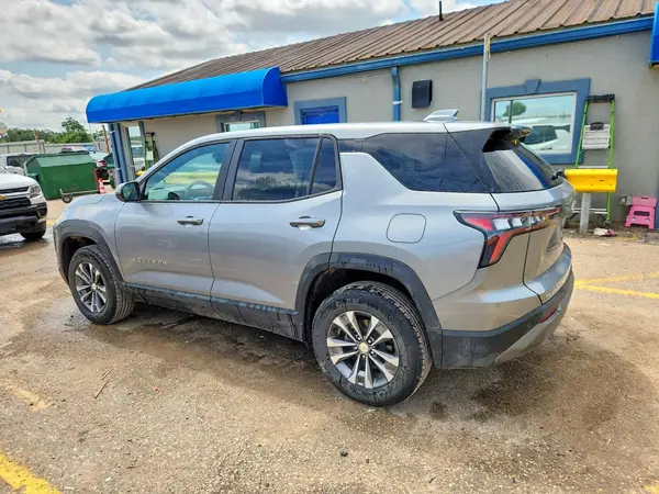 3GNAXPEG1TL429743 2026 CHEVROLET EQUINOX - Image 2