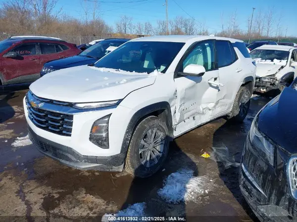 3GNAXPEG2SL123245 2025 CHEVROLET EQUINOX - Image 2
