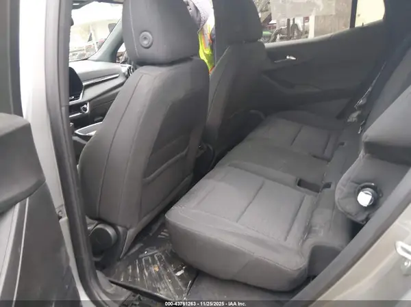 3GNAXPEG2SL238895 2025 CHEVROLET EQUINOX - Image 8