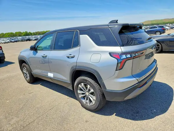 3GNAXPEG2TL258095 2026 CHEVROLET EQUINOX - Image 2