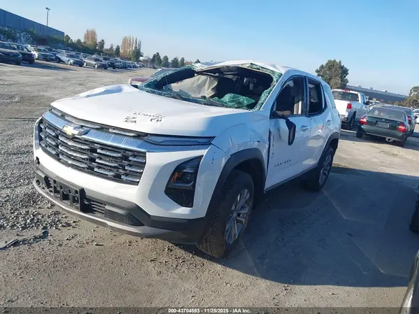 3GNAXPEG3SL301356 2025 CHEVROLET EQUINOX - Image 2